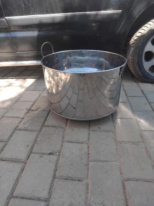 Vând crinte găleți