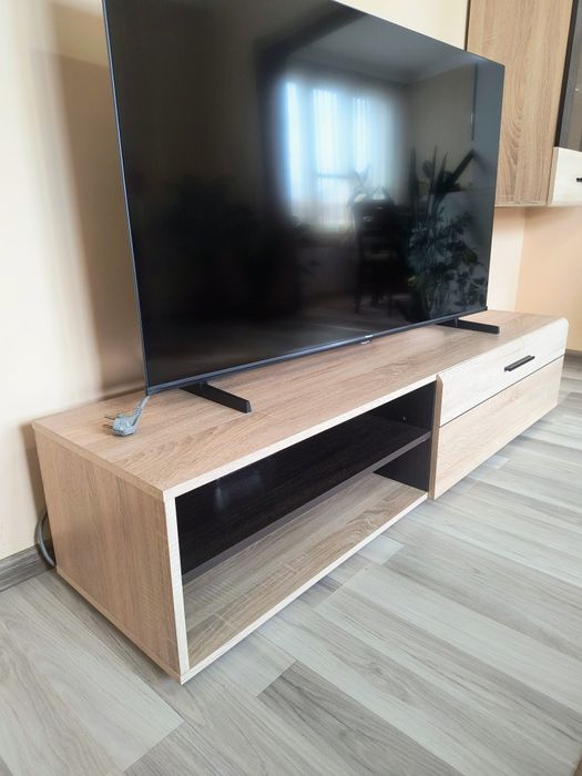 Тв шкаф и шкаф с витрина