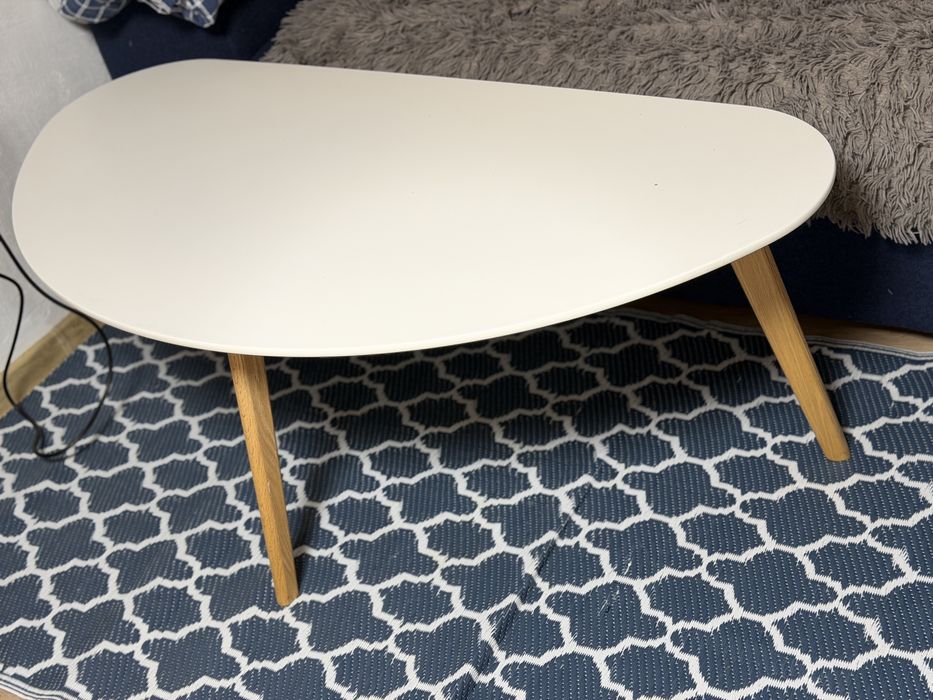 Холна маса  малко ползвана