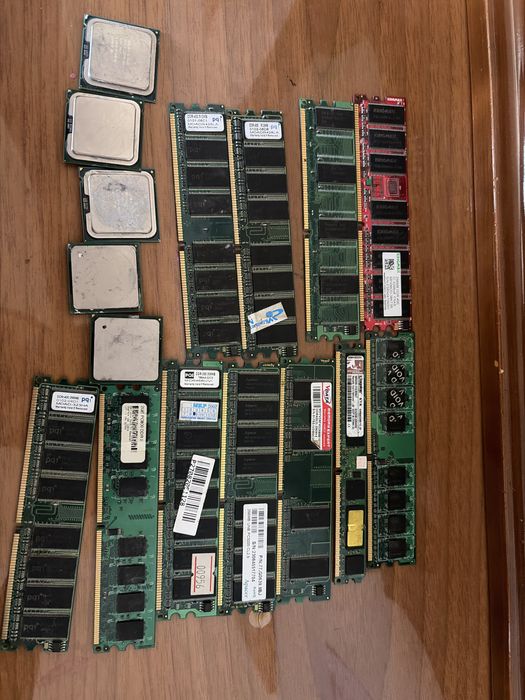 Продаю старые плашки и процессора