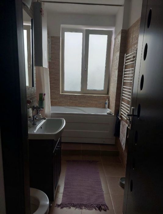 Vand apartament zona Precista!