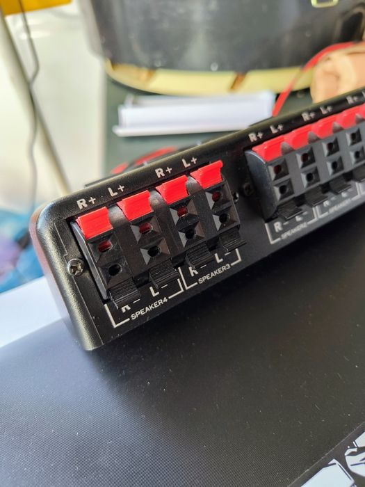 Switch box audio cu patru intrari INTERTRONIC