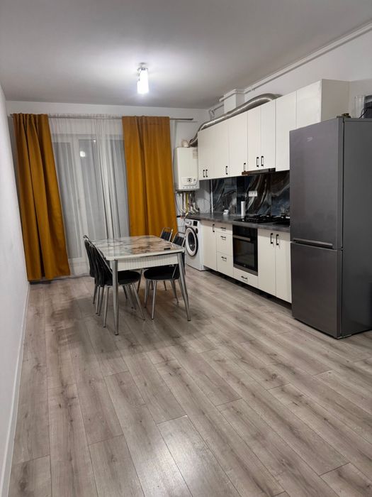 Inchiriez apartament cu 2 camere!