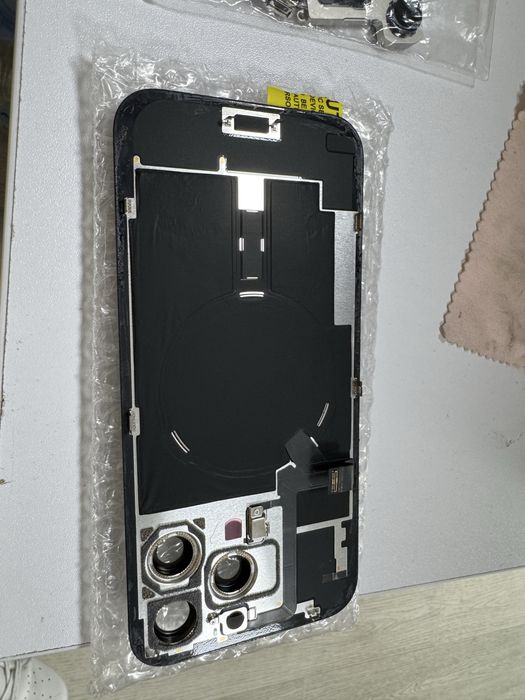Piese originale Iphone 16 pro max