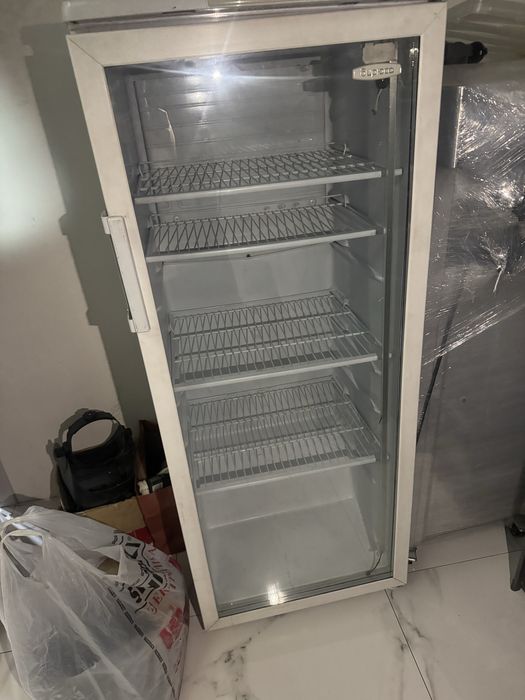 Срочно продам 50тыс витрина холодильник
