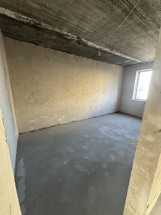 Kvortira 73 kvodrot 3 etaj 3 qomnatni axmedov toytonani orqatarafi