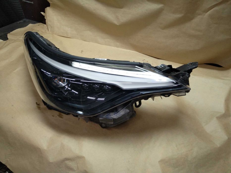 Фар десен Toyota CH-R 2023 Full LED