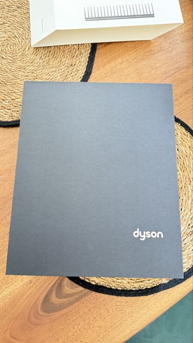 Луксозен комплект за стилизиране Dyson четки, гребен и шноли