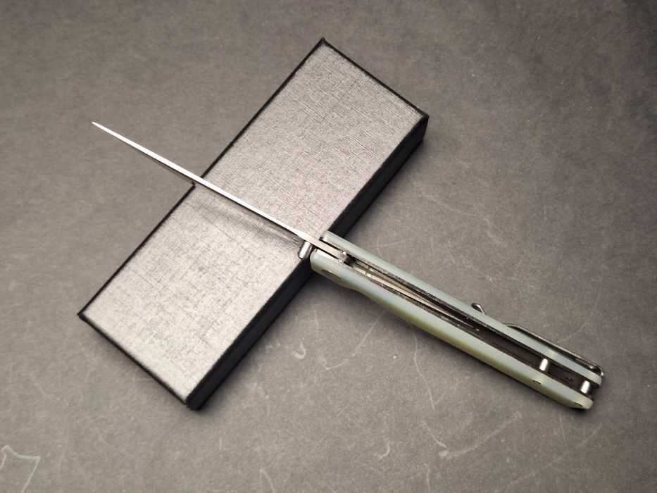 Сгъваем нож-стомана D2-дръжка G10