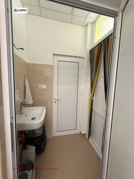 Магазин в Плевен, област-гр.Искър площ 58 цена 79000