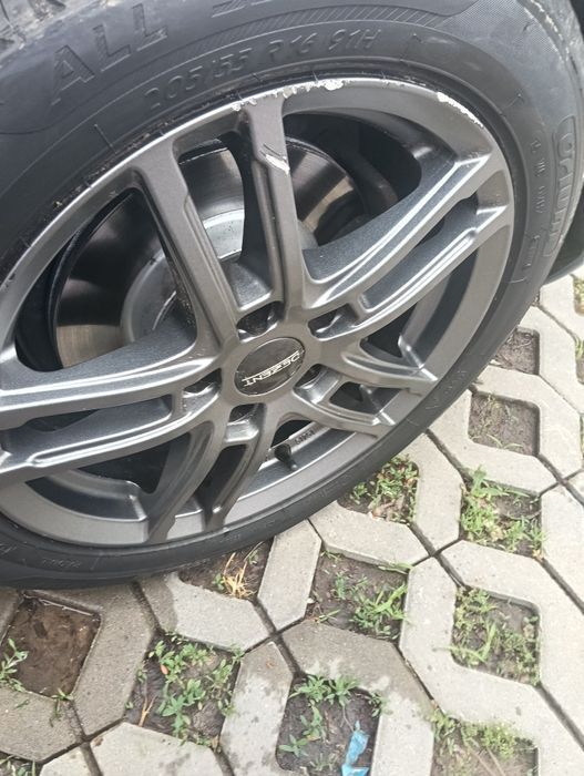 1 Jantă din aliaj ușor lovită 205/55/16.