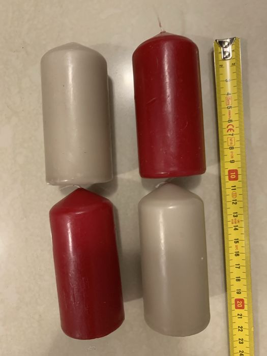 Vand lumanari rosii si gri si aurii