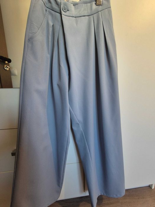 Pantaloni primavara-vara Reserved, marimea 146cm