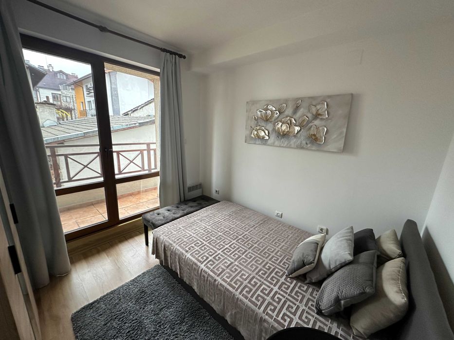 Тристаен апартамент под наем на отлична локация в Банско