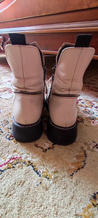 Женские кожаные ботинки