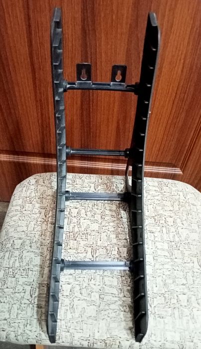 Этажерка для аудиокассет