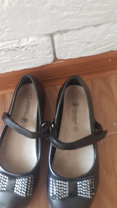 Продам детские туфли