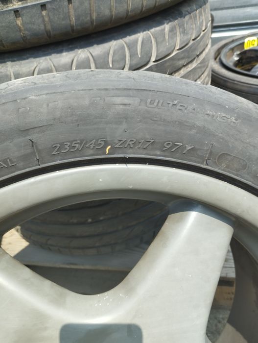 Гуми с джанти 17" за Mercedes
