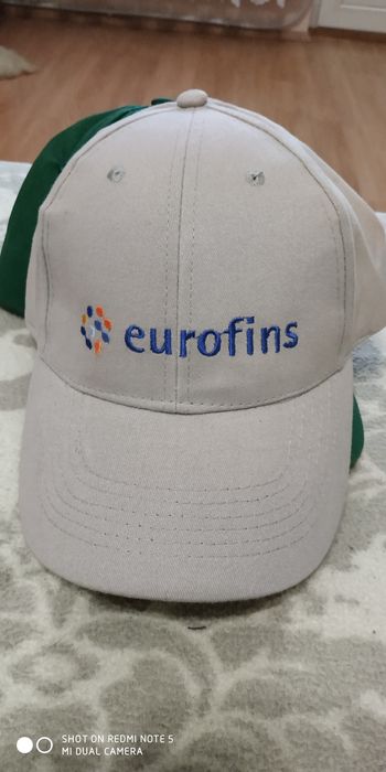 Унисекс шапки с козирка - нови