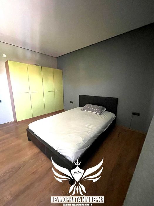 Продавам тристаен апартамент 102кв с гараж в Асеновград, кв.Стадиона