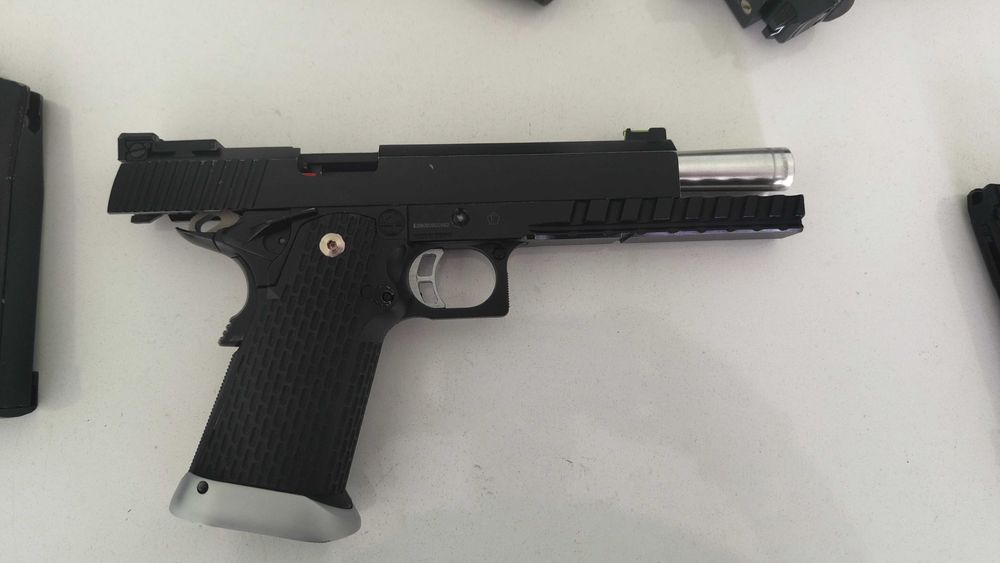Airsoft пистолет  Colt 2009 Rail Concept CO2 GBB