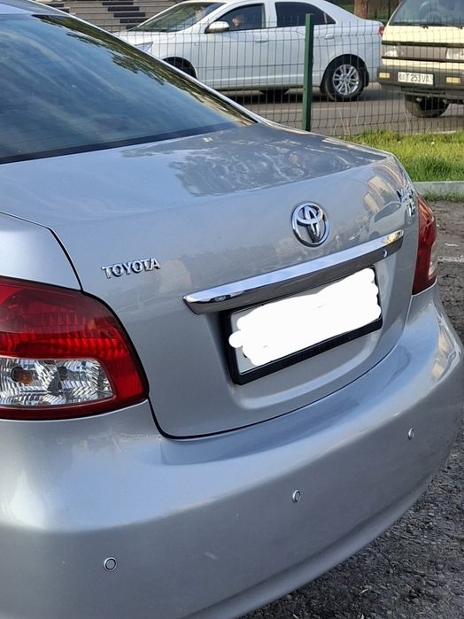 Продам Toyota Yaris 1.5 м/т