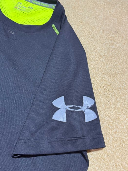 Under Armour Black and Yellow tricou sala Combine Training L Loose fit