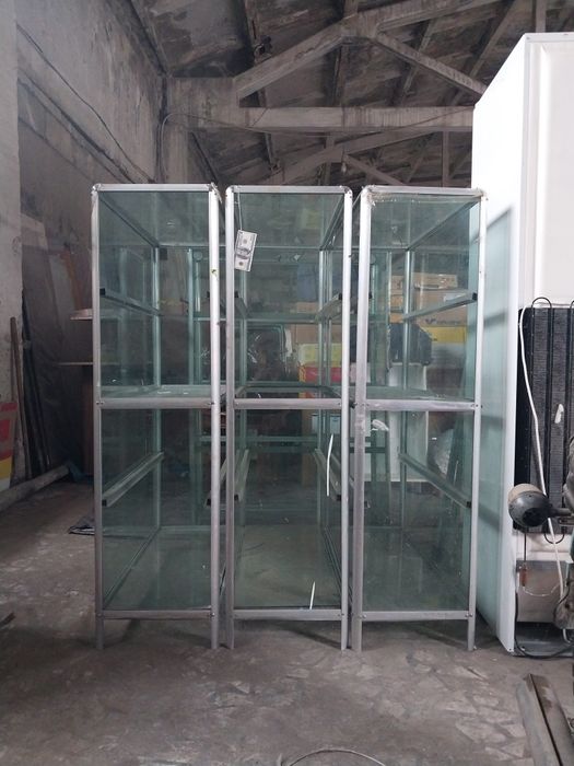 Стеклянные ветрины б/у