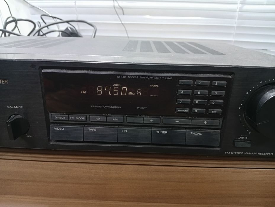Стерео ресивър SONY str-av 210