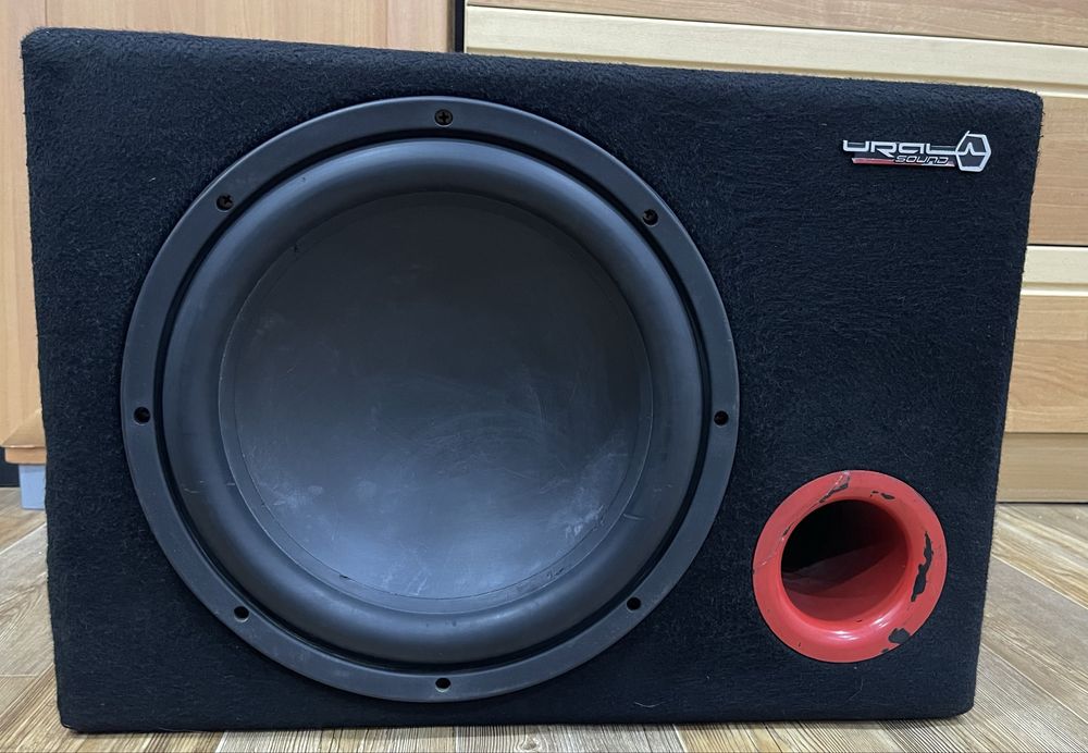 Продам сабвуфер Урас