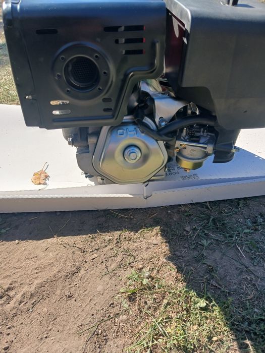 Motor pe benzina 15 cai 
A