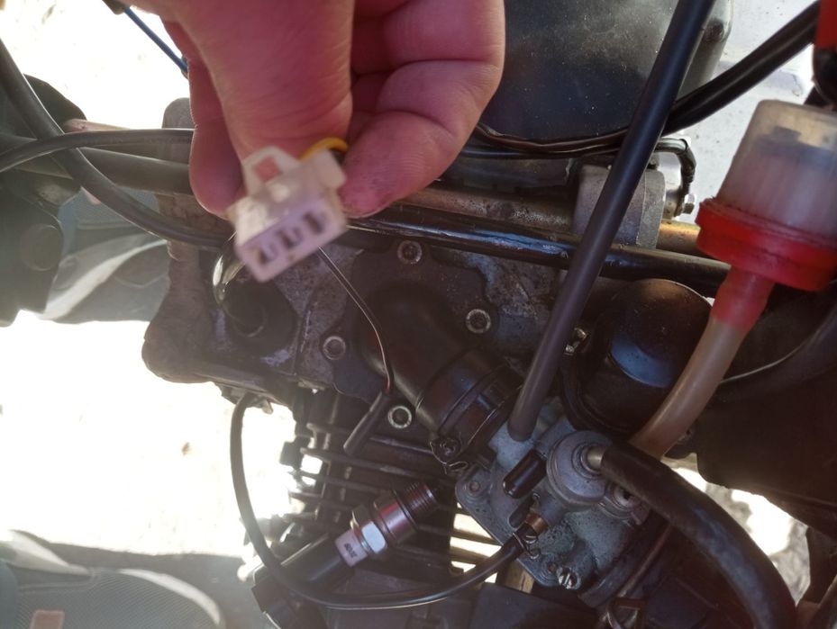 Repar scutere benzină sau electrice  inclusiv carene sau vopsire.