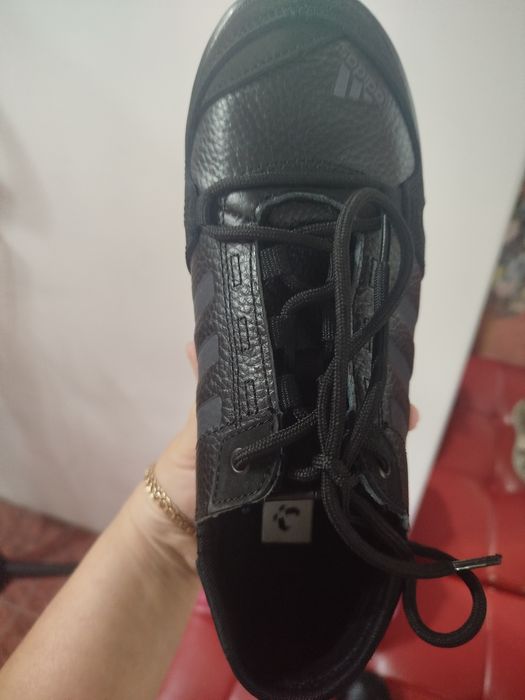 Новые кроссовки adidas