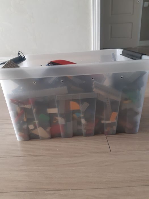 : Огромный набор LEGO (7.7 кг) .