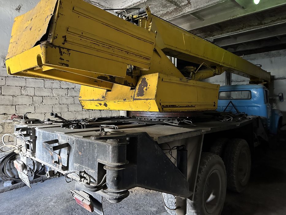 Автокран ЗИЛ 3575