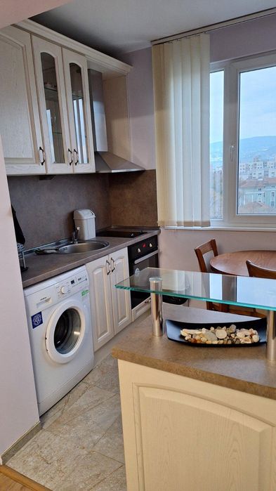 Дава се под наем Тристаен апартамент в Пловдив, Кючук Париж - 98 кв.м за 400 € - Снимка #1