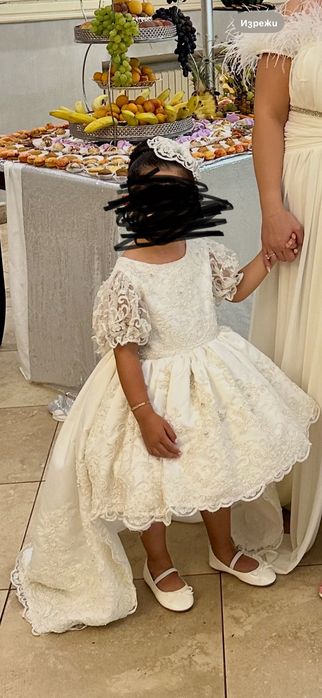 Бяла рокля обличана за няколко часа