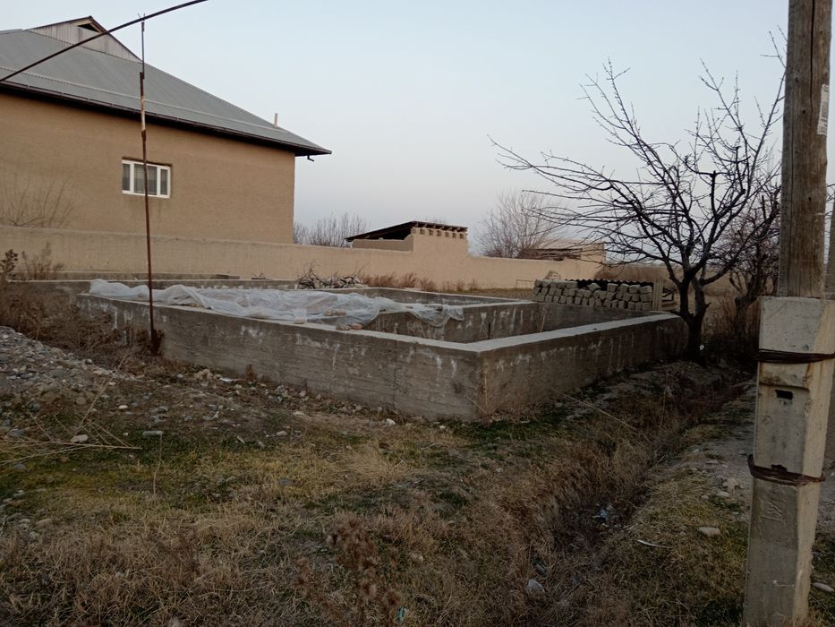 Yer uchastka sotiladi.kelishamiz