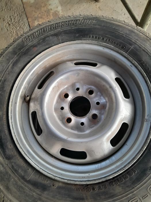 Продам шины б/у 13 размера.