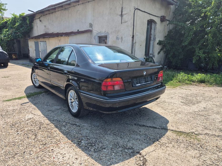 BMW Seria 5 E39 523i Automat - 2.5i 170CP - Clima / Angel Eyes / 2 seturi de roti / Arata si merge foarte bine!
