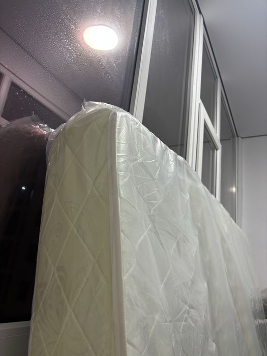 Продам матрас на кровать 160х200