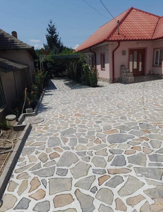 Vând piatra și montez