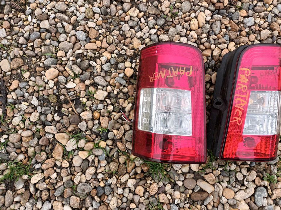 Ляв и десен стоп за ситроен берлинго пежо партнер CITROEN BERLINGO