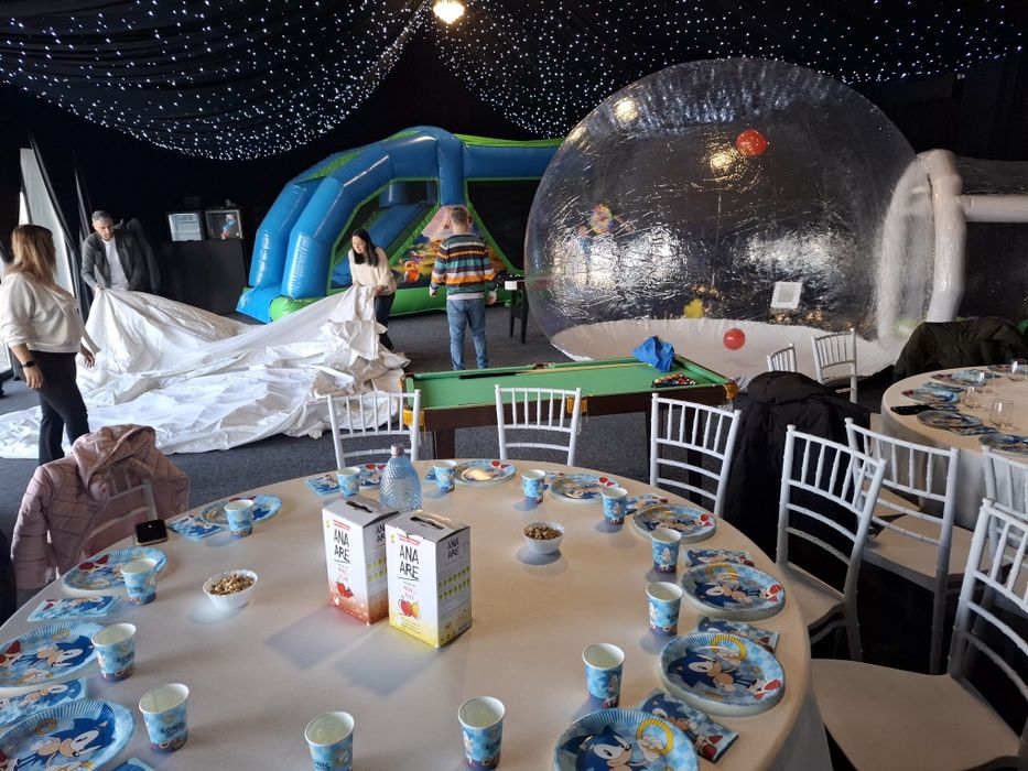 Locatie petreceri piscina aniversari copii trambulina tobogan gonflabi