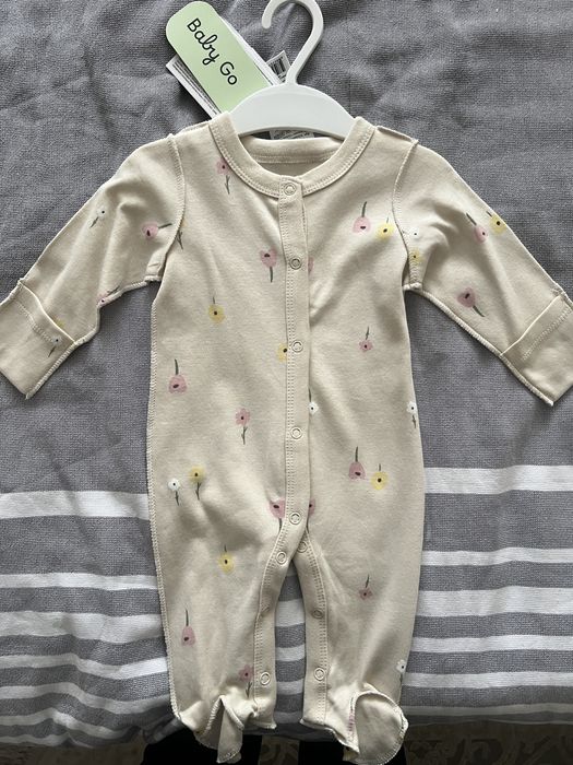 Продам новые костюмчики