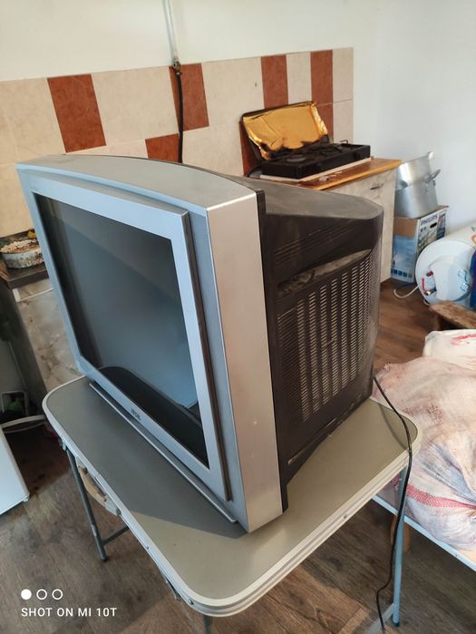 Телевизор JVC  .