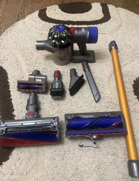 Aspirator Dyson V8