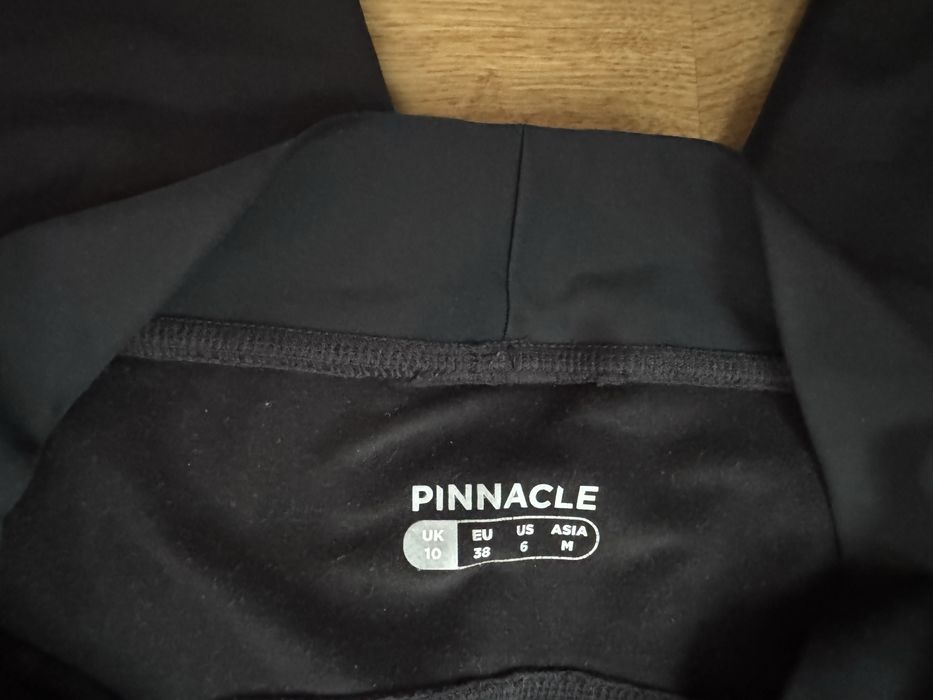 Дамски черен клин Pinnacle 38 размер