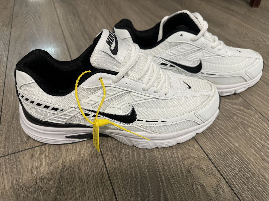 Кроссовки Nike Initiator