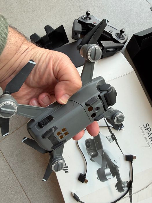 Drona DJI Spark ca noua - posibil defecta